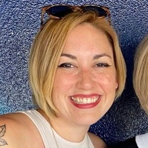 Meet your Posher, Alyson